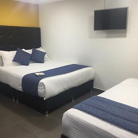 Hotel Aj Ferial Bogota Exterior photo
